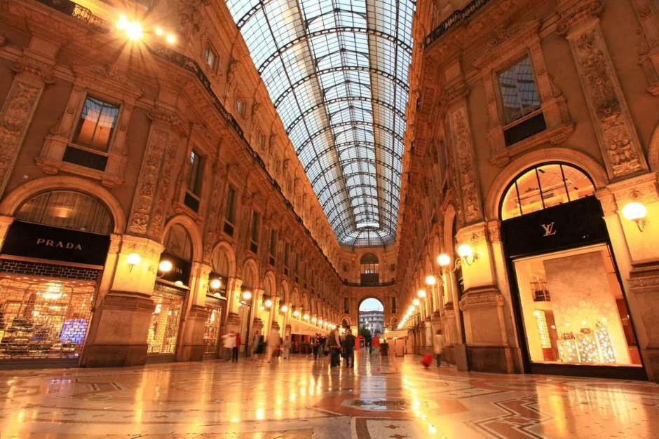 Switzerland + Italy (Private Tour) 8 Private Tour Switzerland + Italy 8